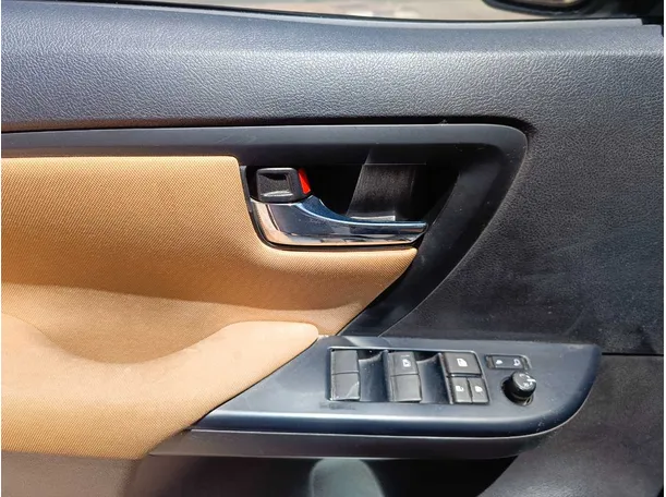 Car image 31