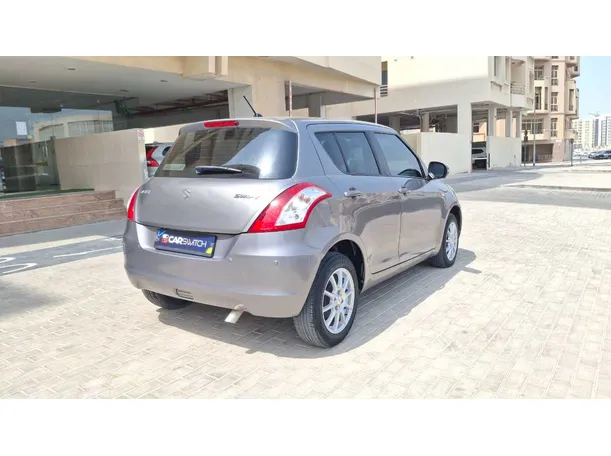 Car image 5