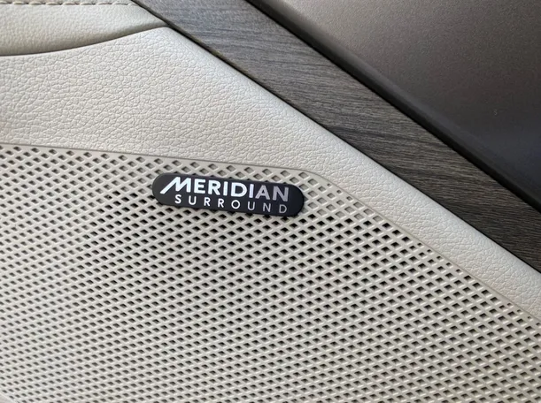 Car image 26