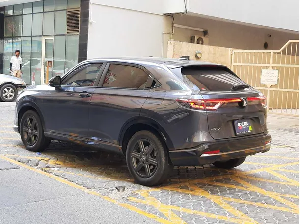 Car image 7