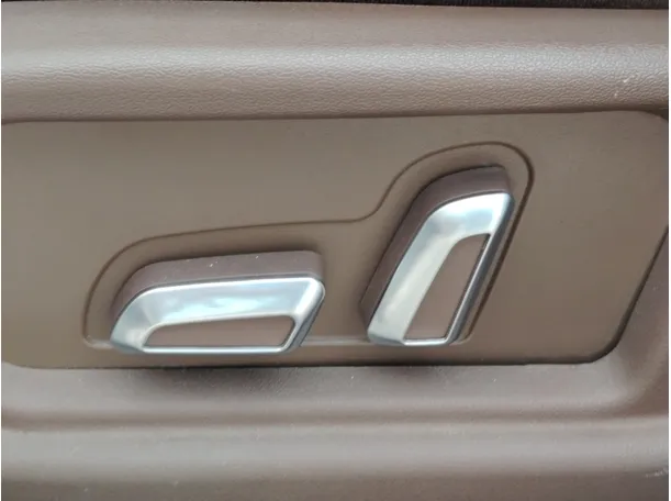 Car image 35