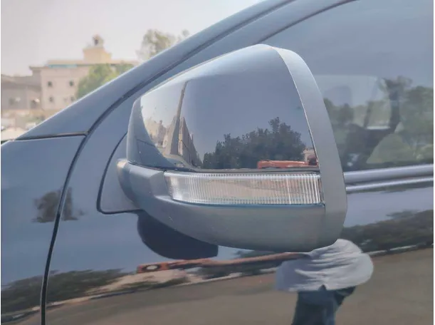 Car image 30
