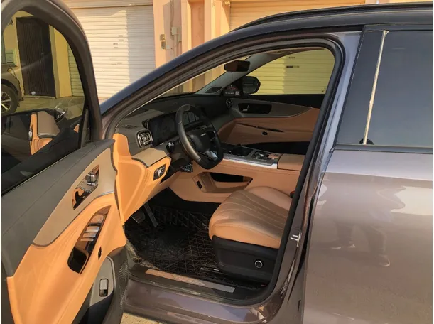 Car image 11