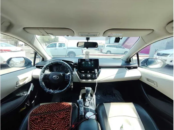 Car image 17