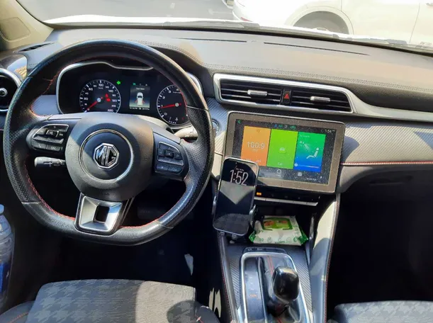 Car image 16