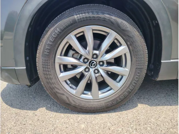 Car image 8