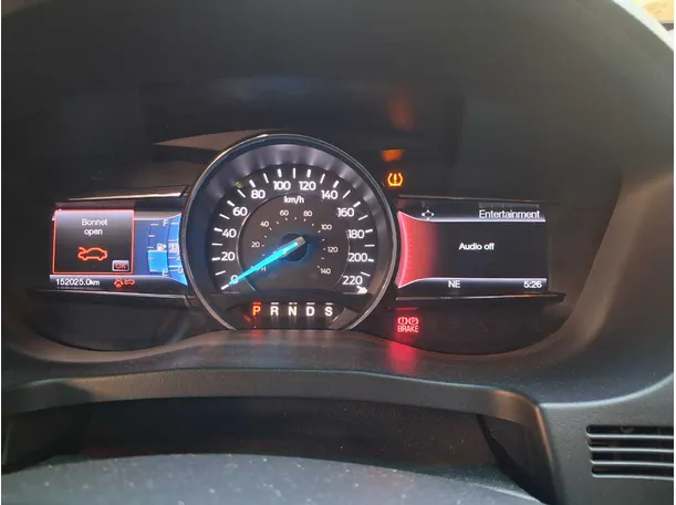 Car image 19