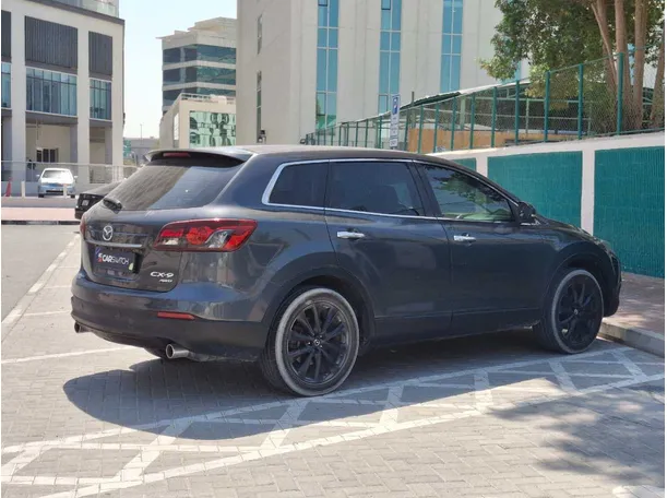 Car image 5