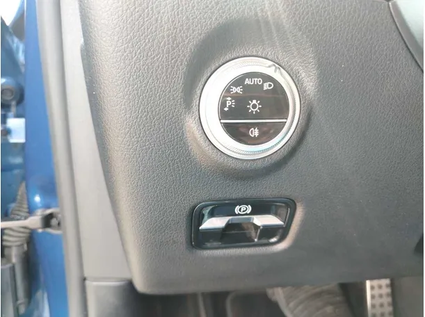 Car image 36