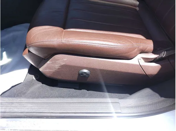 Car image 35