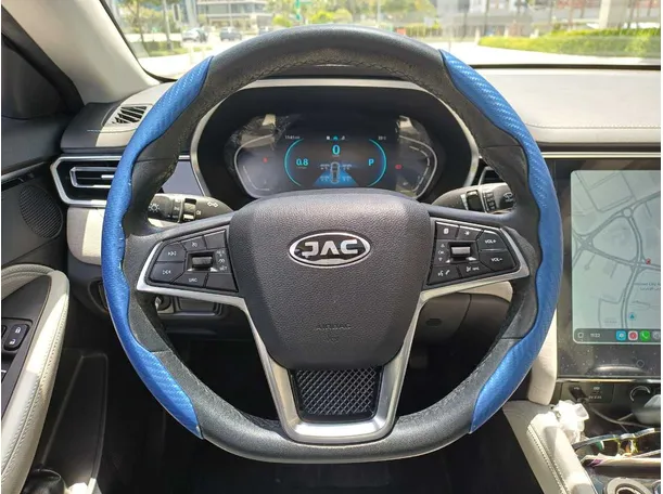 Car image 18
