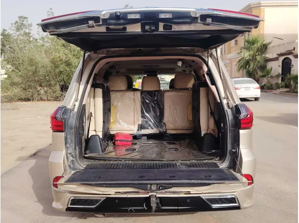 Car image 27