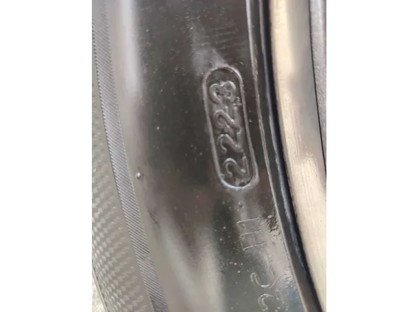 Car image 30
