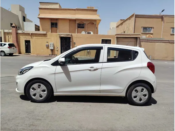 Car image 8