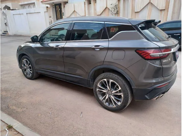 Car image 8