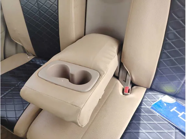 Car image 29