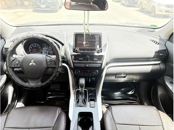 Car image 18