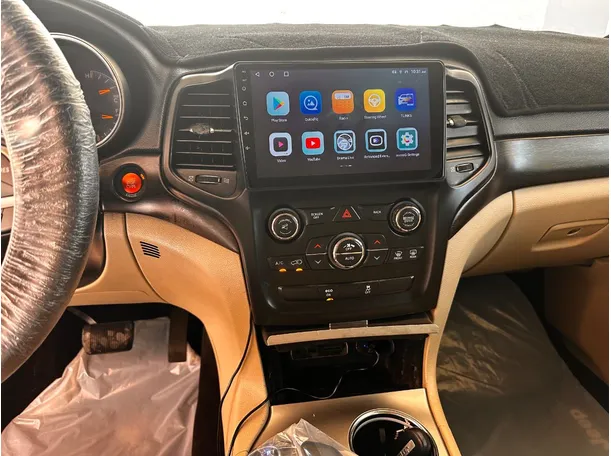 Car image 18