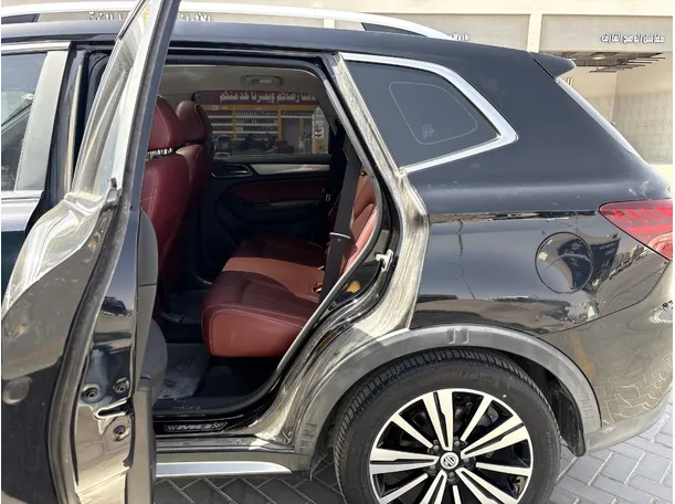 Car image 16