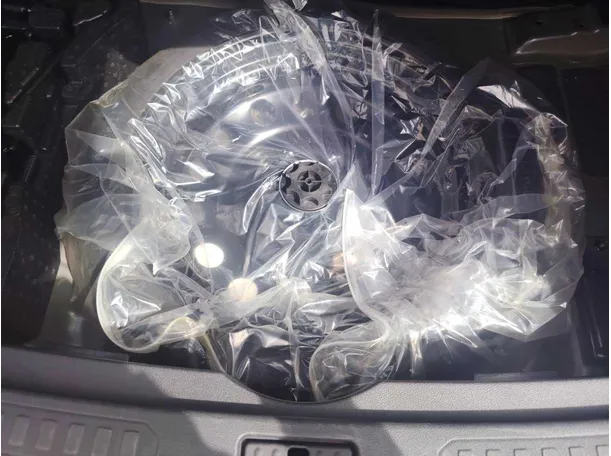 Car image 30