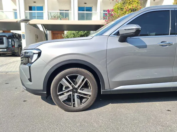 Car image 9