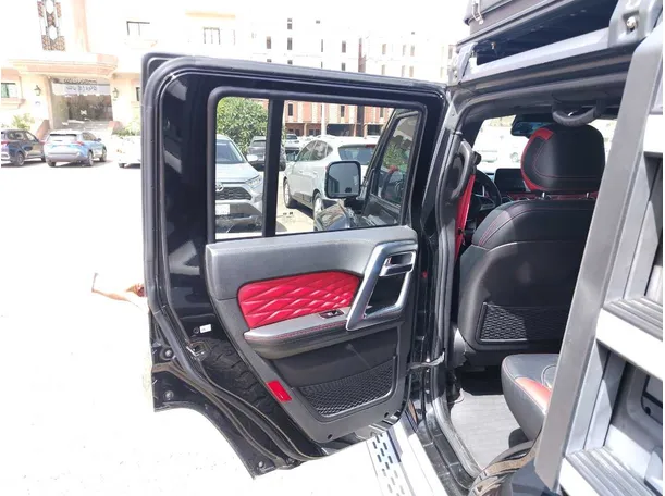 Car image 16