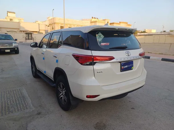 Car image 7