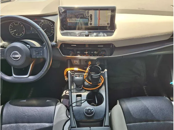 Car image 14