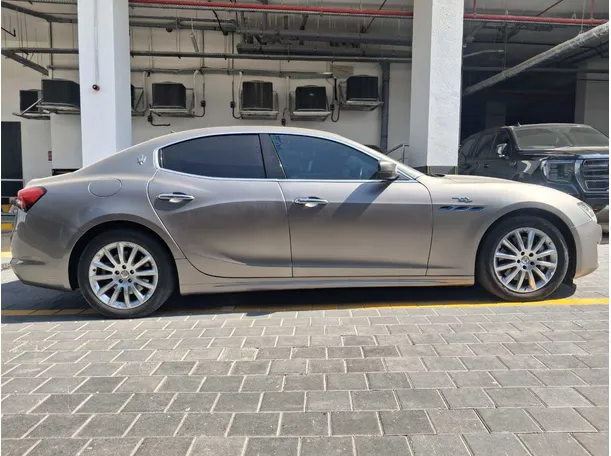 Car image 8