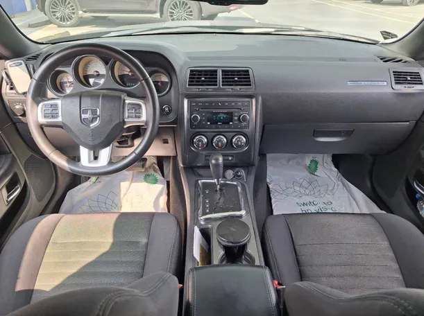 Car image 15