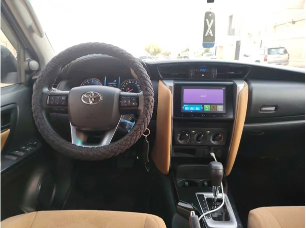 Car image 18