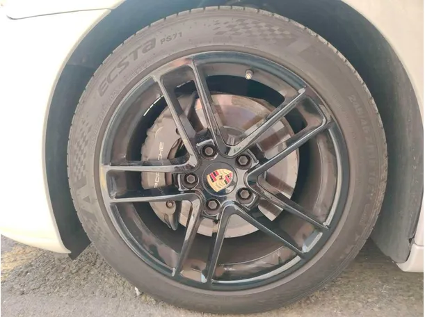 Car image 8