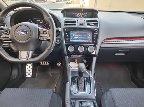 Car image 18