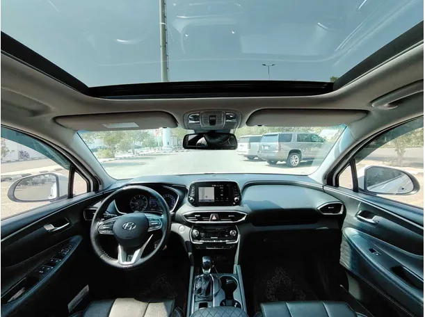 Car image 17