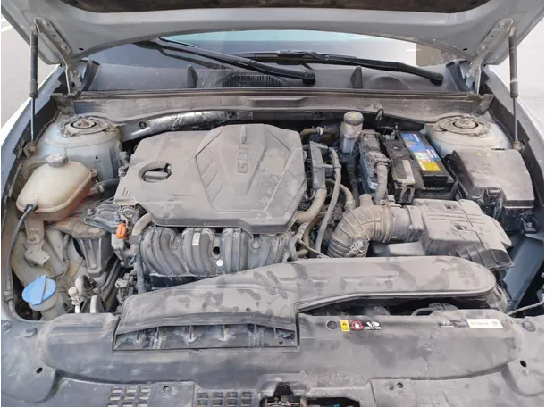 Car image 25