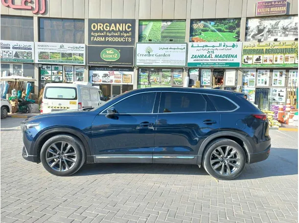 Car image 4