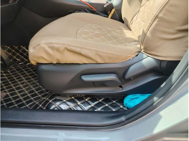 Car image 37
