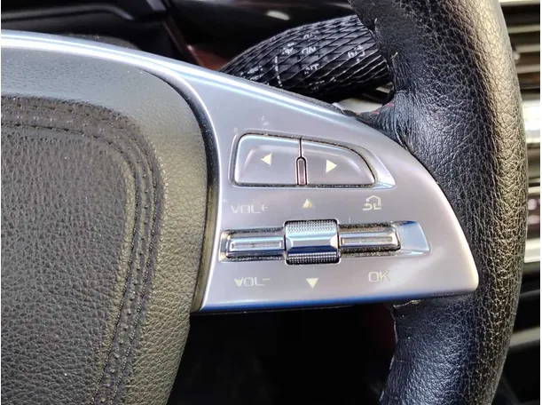 Car image 27