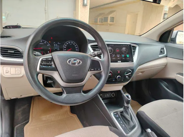 Car image 29