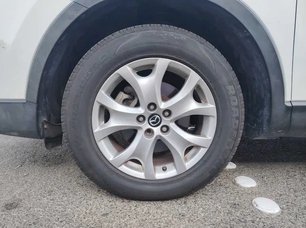Car image 9