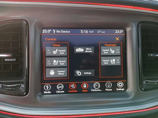 Car image 19
