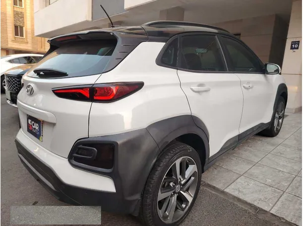 Car image 5