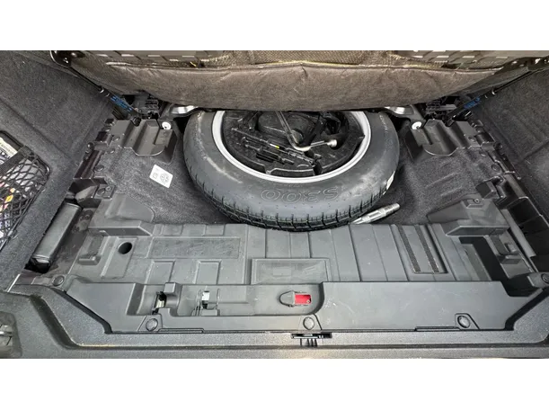 Car image 26