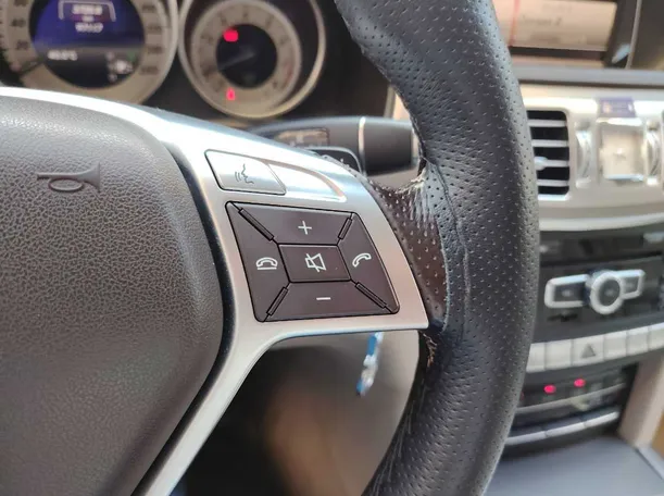Car image 28