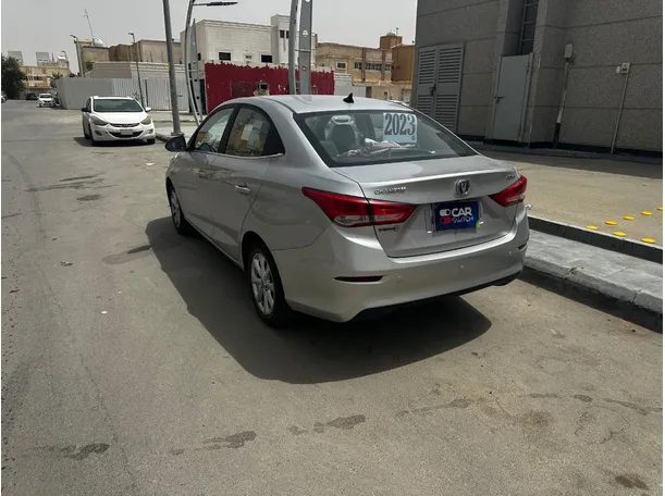 Car image 7