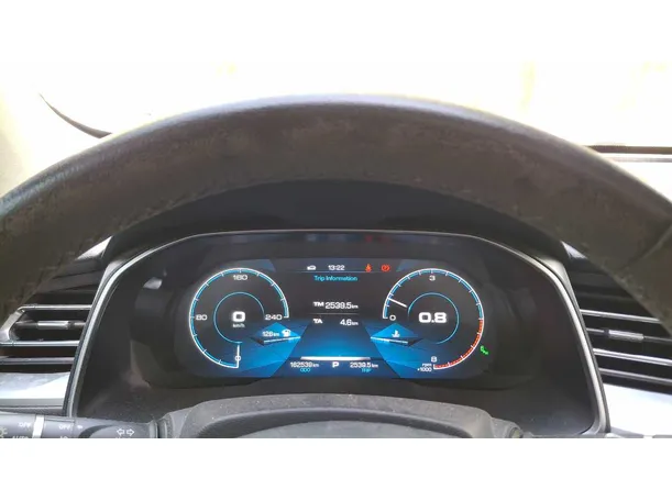 Car image 19