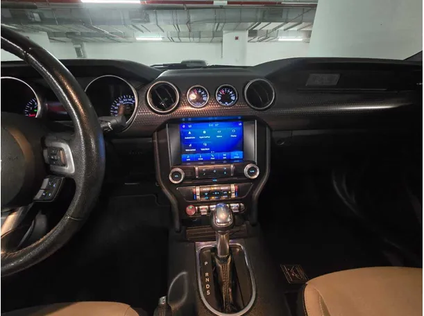 Car image 18