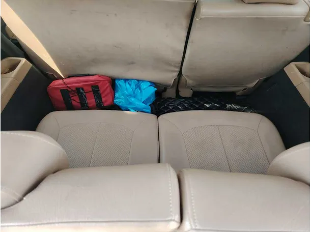 Car image 35