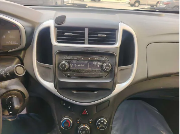 Car image 26