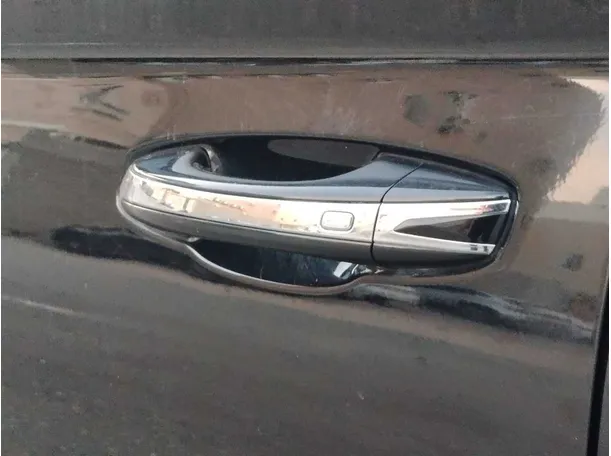 Car image 35